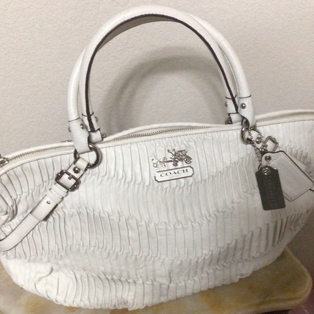 Ivory Coach Leather Tote Handbag - Picture 13 of 16